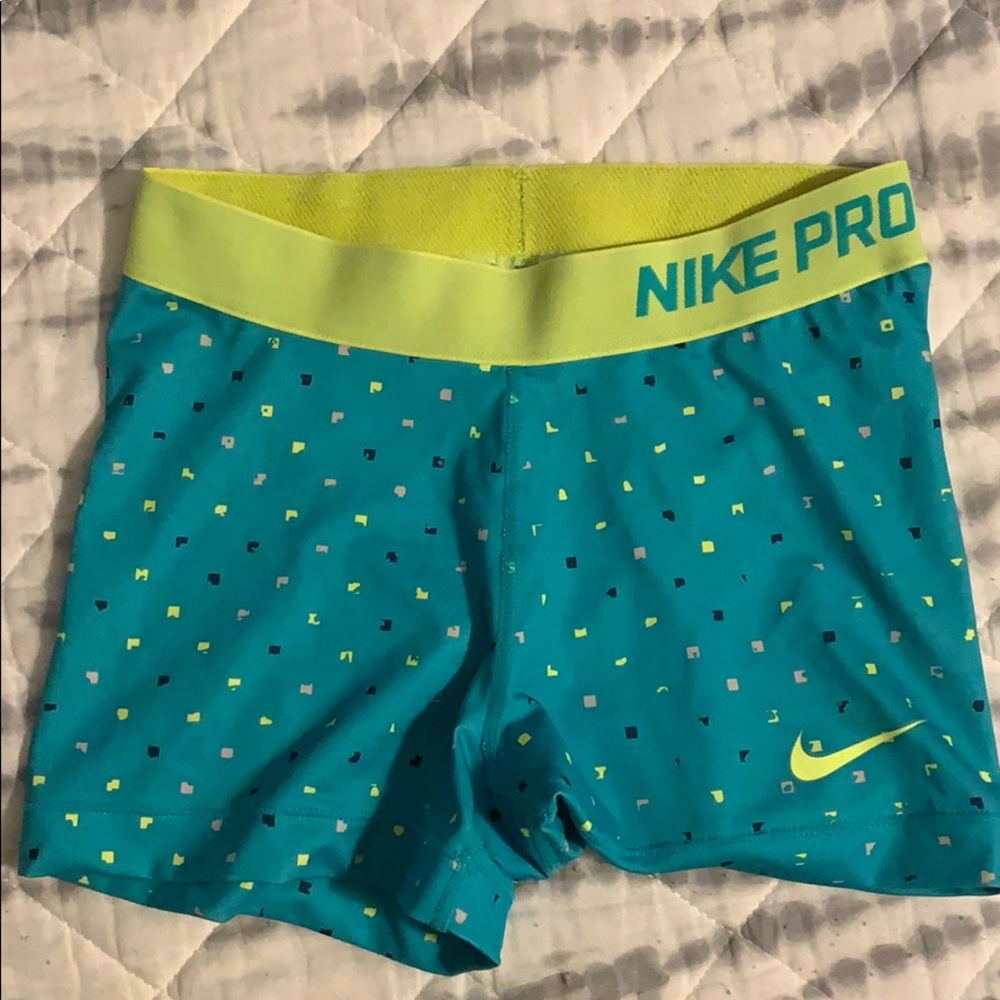 Nike pro